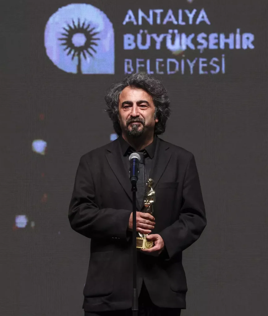 Türk Sinemasının Yeni Başyapıtı: Tavşan İmparatorluğu