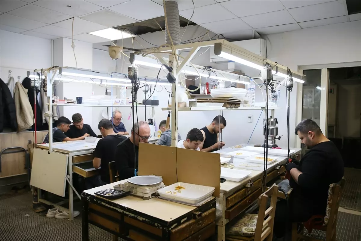 Altınşehir Kuyumculuk 3 Yıl Sonra Güçlendirme Çalışmalarıyla Yeniden Açılıyor