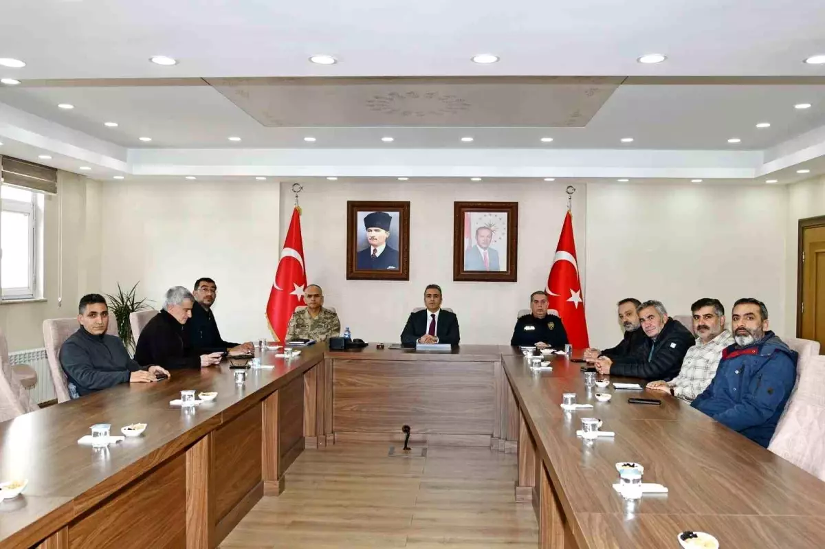 Ardahan’da Güvenlik Toplantısı: Vali Çiçek’tan Çarpıcı Açıklamalar ve Yeni Projeler