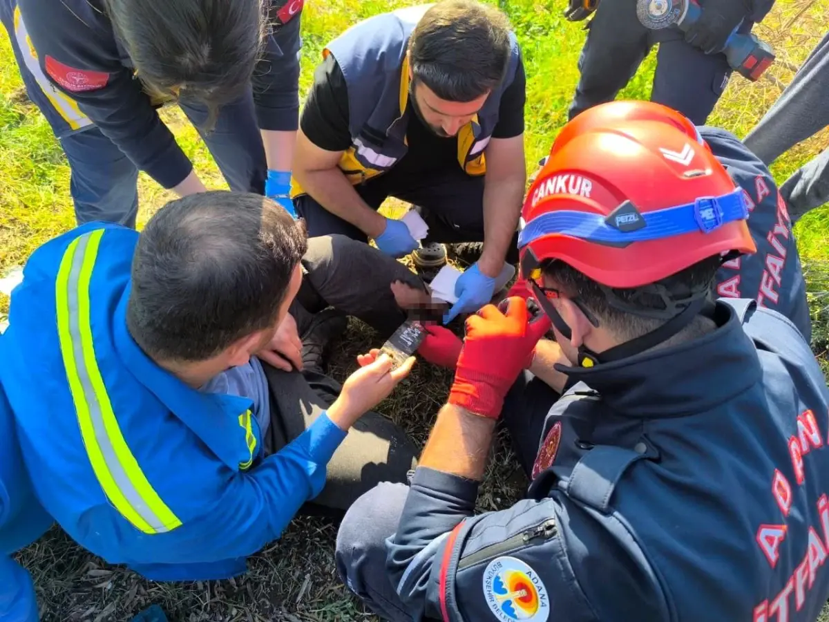 Ceyhan’da Motorlu Testereye Ayağı Sıkışan Adam Hayata Kavuşturuldu
