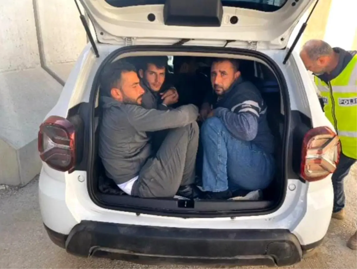 Hatay’da 12 Kaçak Göçmen Yakalandı, 3 Göçmen Kaçakçısı Tutuklandı