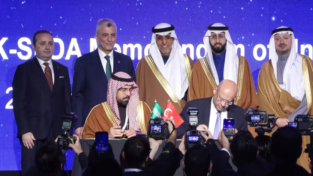 Dünya Helal Zirvesi Açıldı