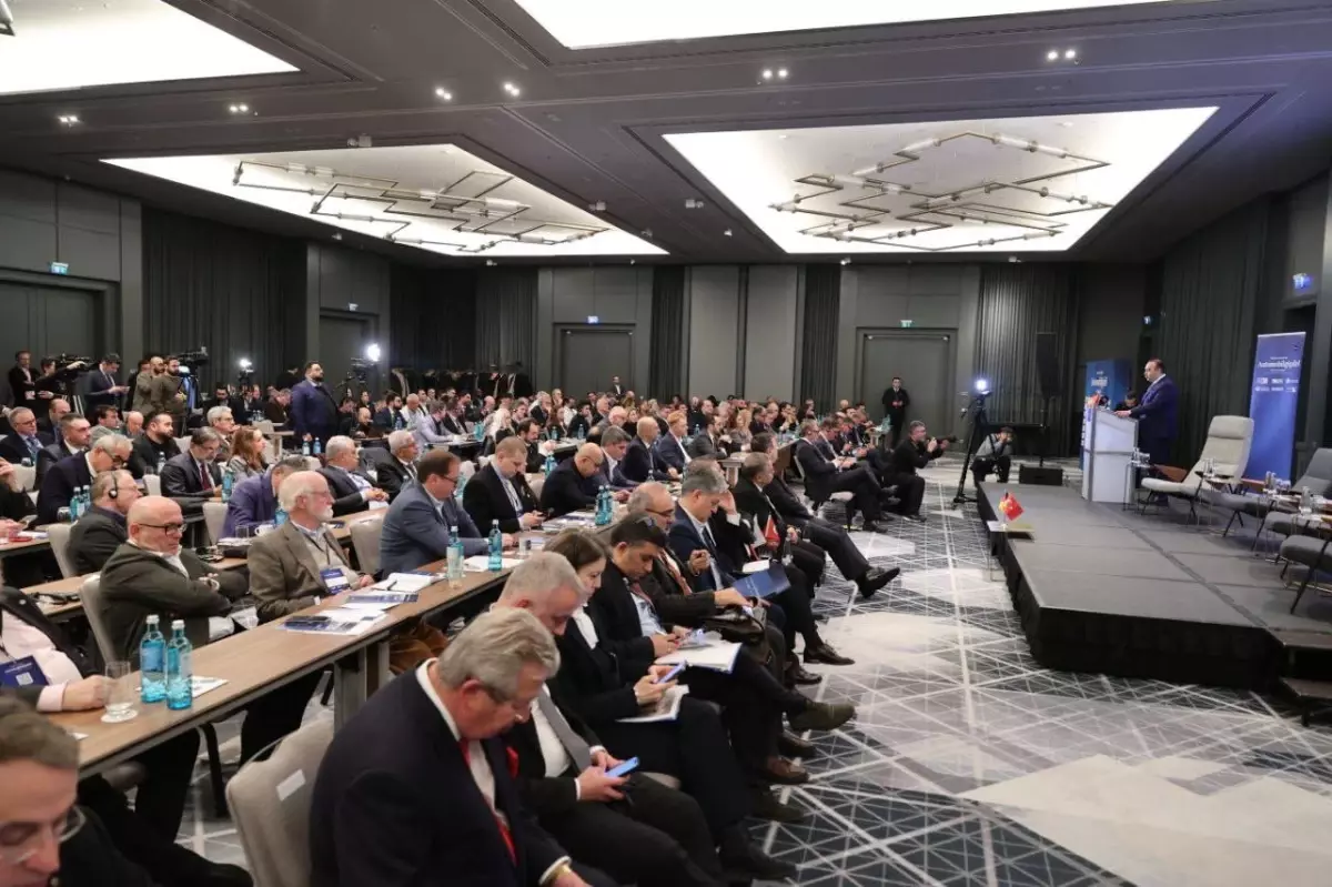 Kacır’dan Almanya’ya Yatırım Çağrısı: Türkiye, Otomotivde Güvenilir Ortağını Konuştu