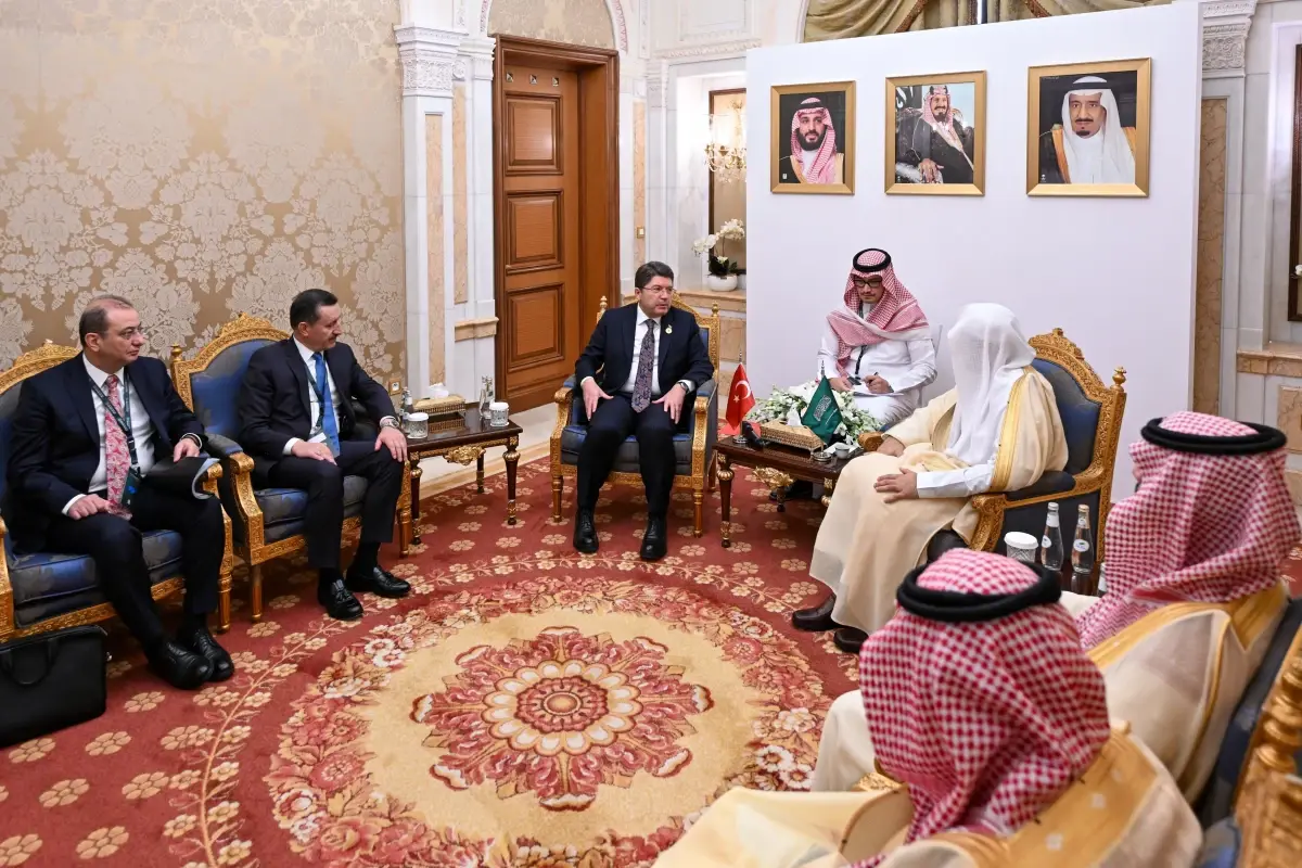 Bakan Tunç, Suudi Meslektaşıyla Görüştü
