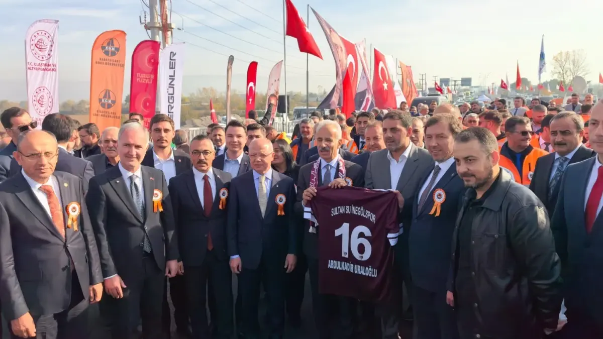 Bakan Uraloğlu: Ekonomik Büyümenin Birinci Şartı Güçlü Ulaşım Altyapısıdır