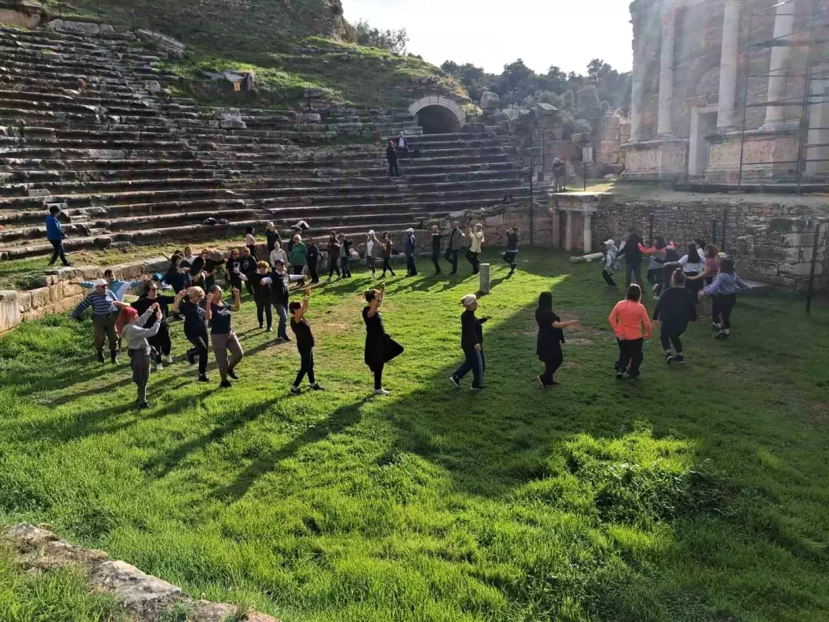 Aydın’da Ata’ya Saygı Doğa Yürüyüşü Etkinliği Coşku ve Tarih Dolu Anlarla Gerçekleşti