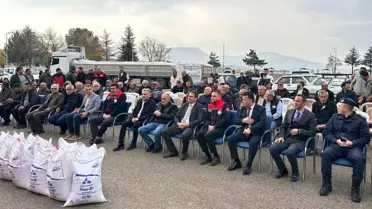 Beyşehir’de Çiftçilere Kırmızı Mercimek Tohumu Dağıtıldı