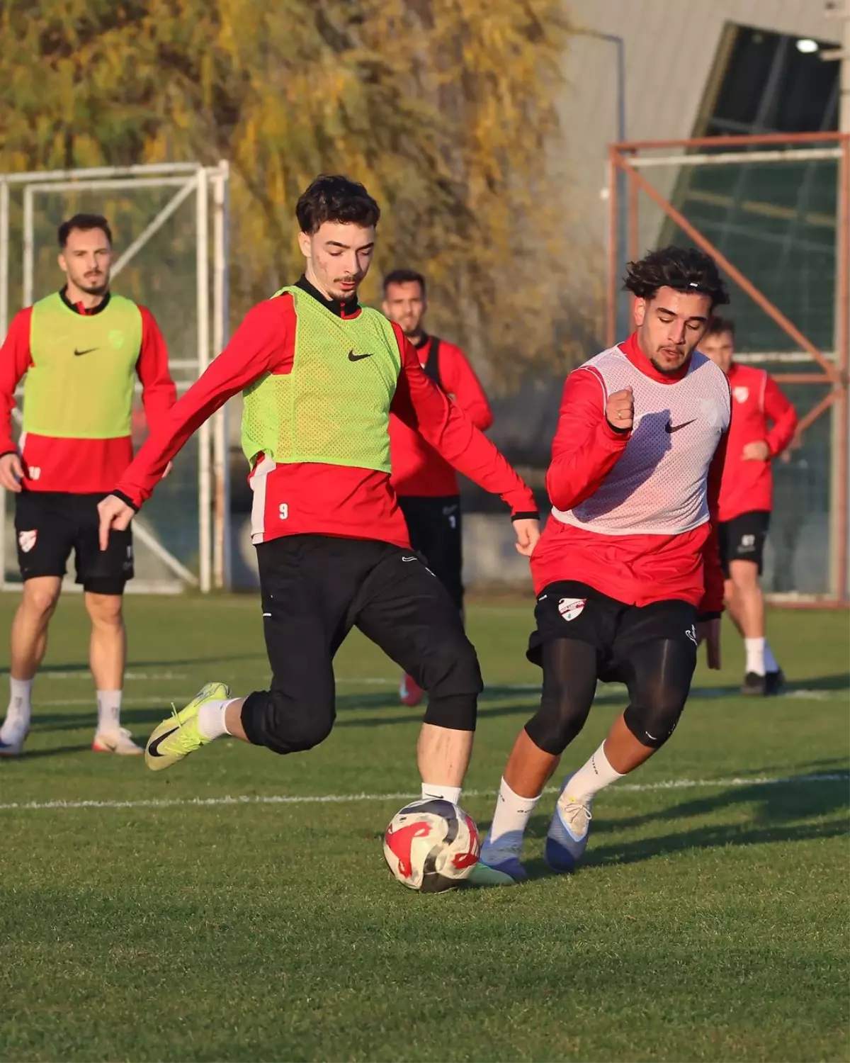 Boluspor, Sivasspor Maçına Hazırlıklarını Hızlandırıyor: Tesislerde Neşeli Antrenman