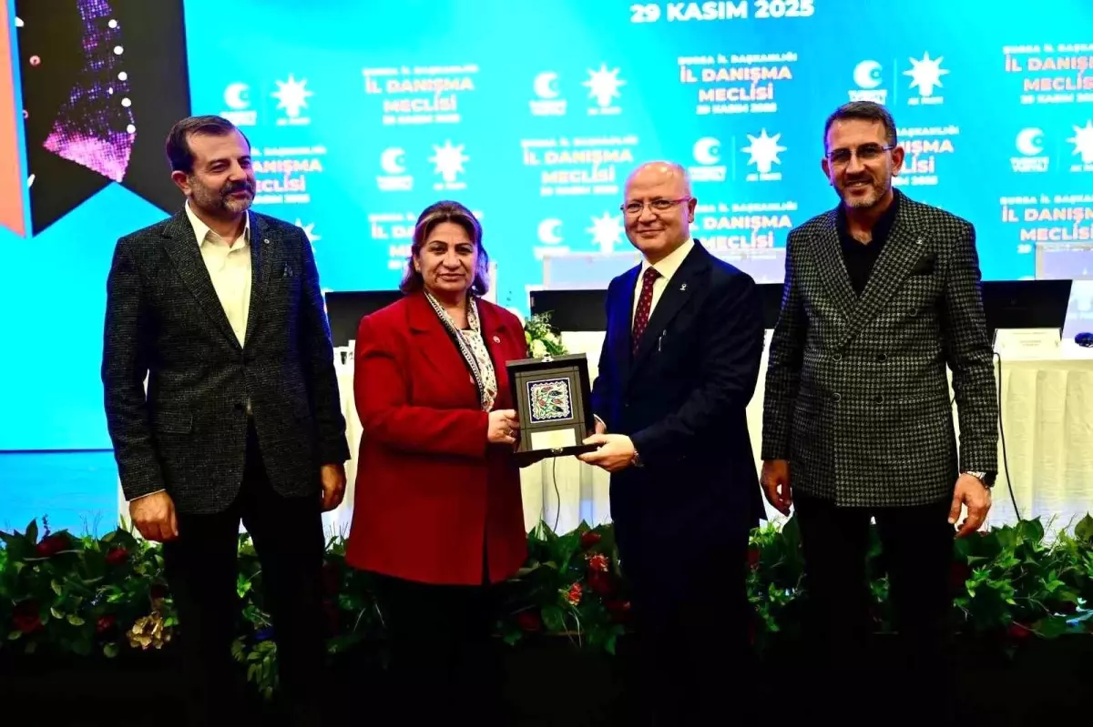 AK Parti Bursa’da Üye Katılımı ve Belediyecilik Eleştirileri