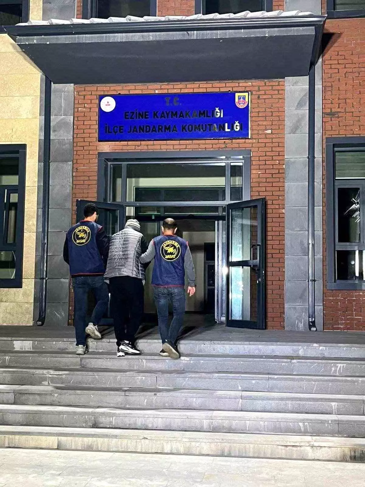 Çanakkale’de Jandarma Operasyonları: 15 Tutuklama