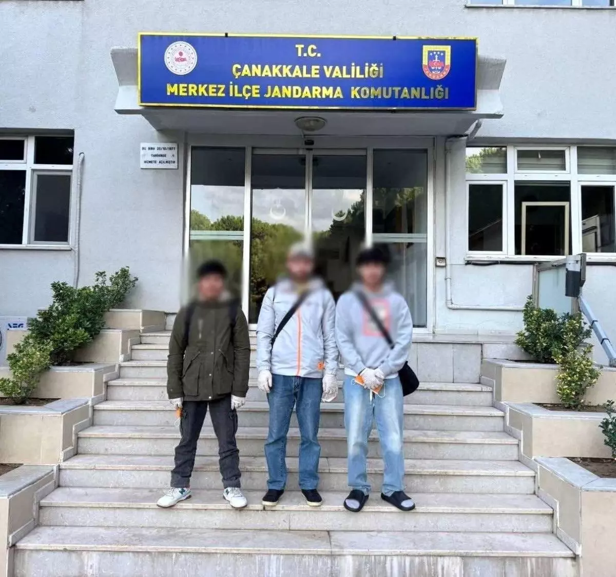 Çanakkale’de Göçmen Kaçakçılığına Yönelik 10 Operasyonla 3 Organizatör ve 27 Kaçak Göçmen Yakalandı