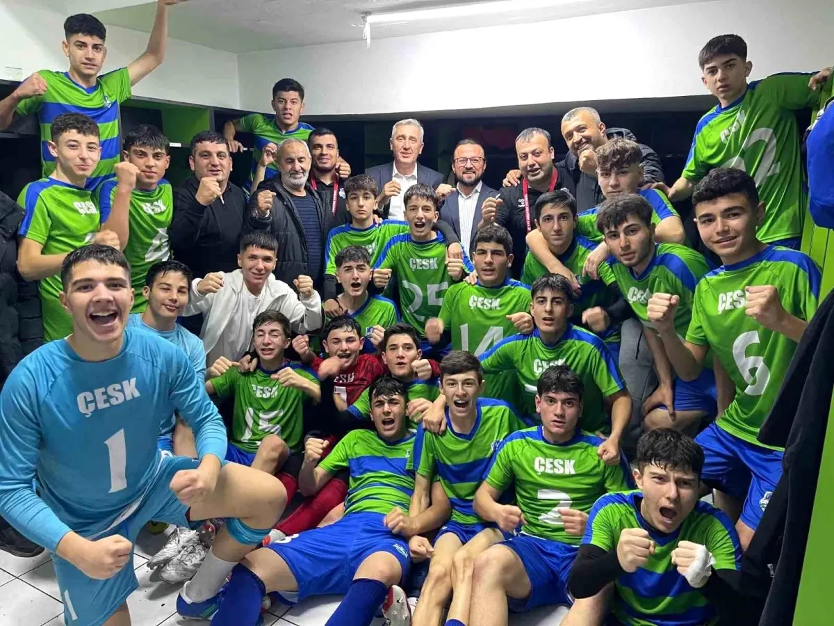 Çayırova Belediyesi Eğitim Spor Kulübü U-16 Takımı Şampiyon Oldu