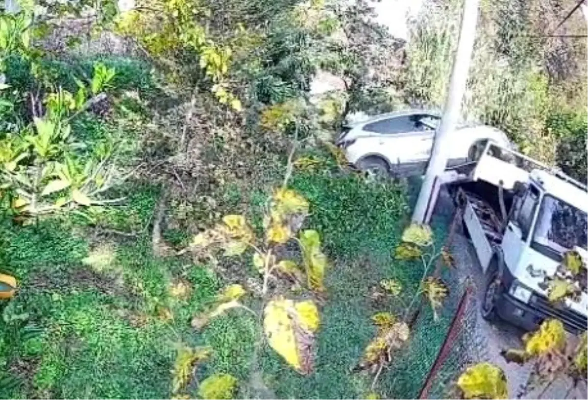 Antalya’da Çekiciyle Olan Kazada İki Kişi Yaralandı