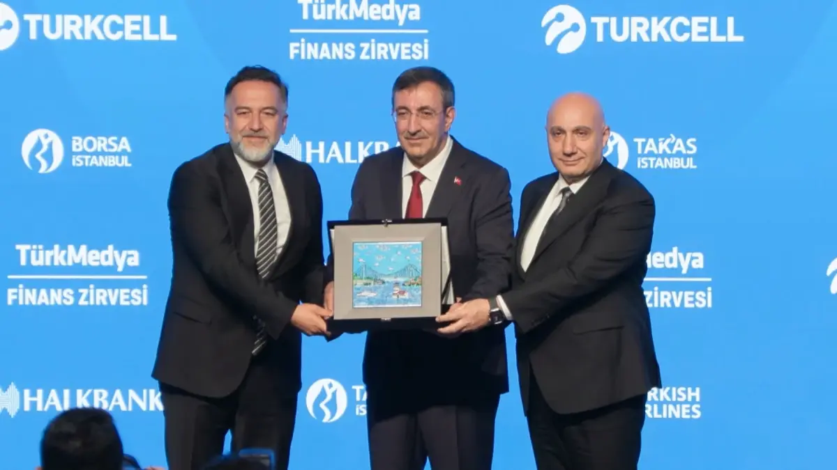 Enflasyon Düşüyor, Ekonomi Büyüyor