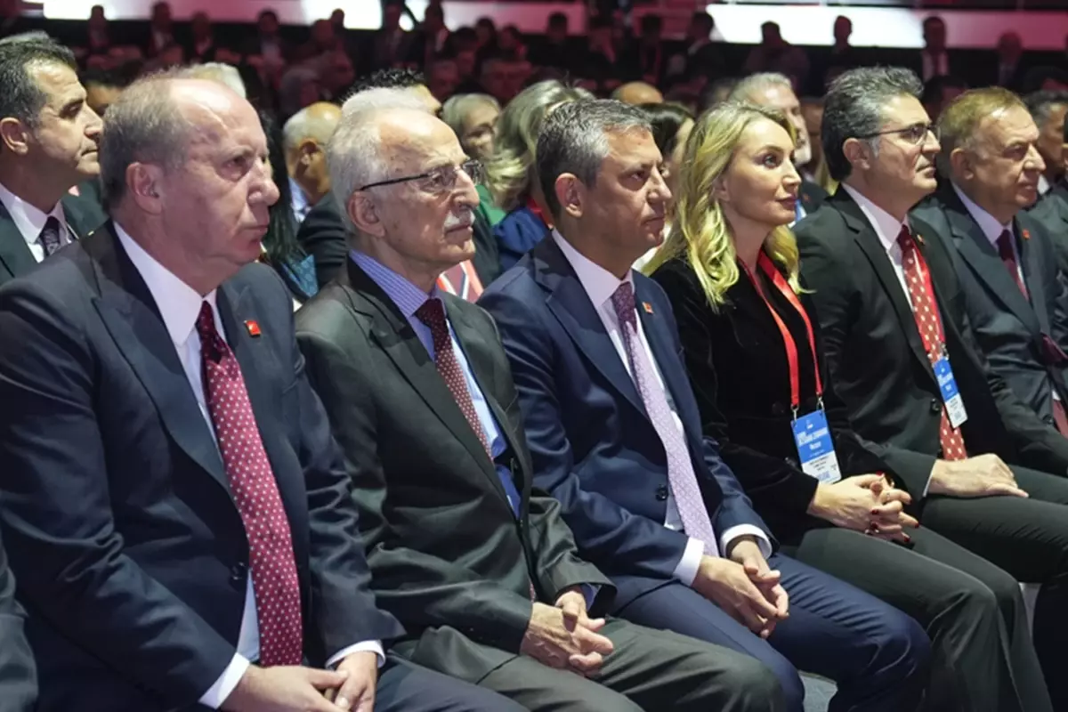 CHP’nin 39. kurultayı başladı! Özel’in davetine rağmen Kılıçdaroğlu katılmadı