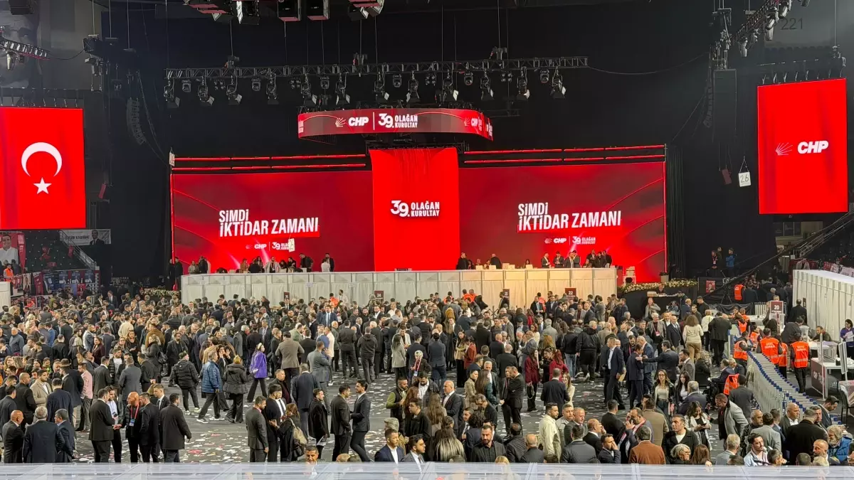 CHP Kurultayı’nda PM ve YDK Seçimleri Tamamlandı – Özel’den İktidar Yürüyüşü Açıklaması
