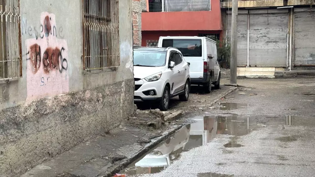 Adana’da Çocuğa Şiddet Anbean Güvenlik Kamerasına Yansıdı