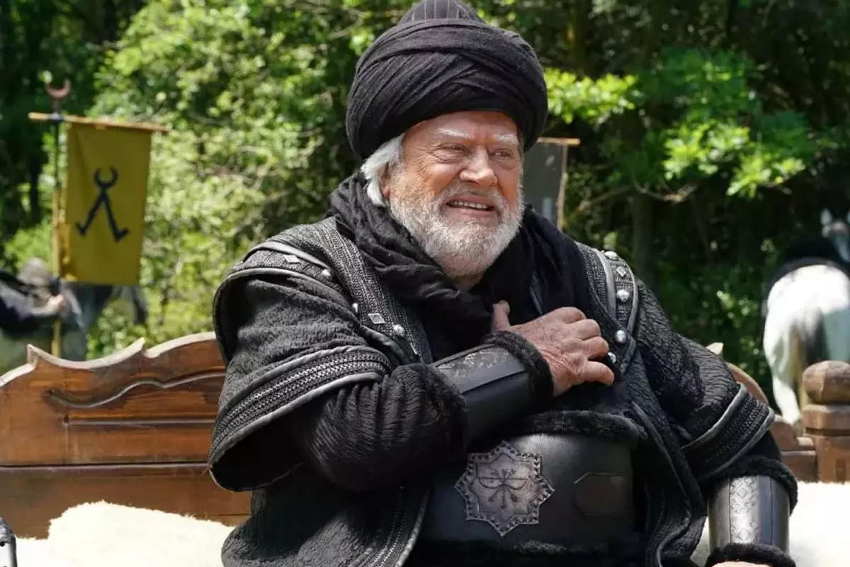 Cüneyt Arkın’a Vefa Gecesi: Torunu Zeynep’in Duygusal Sözü Kalpleri Titizledi