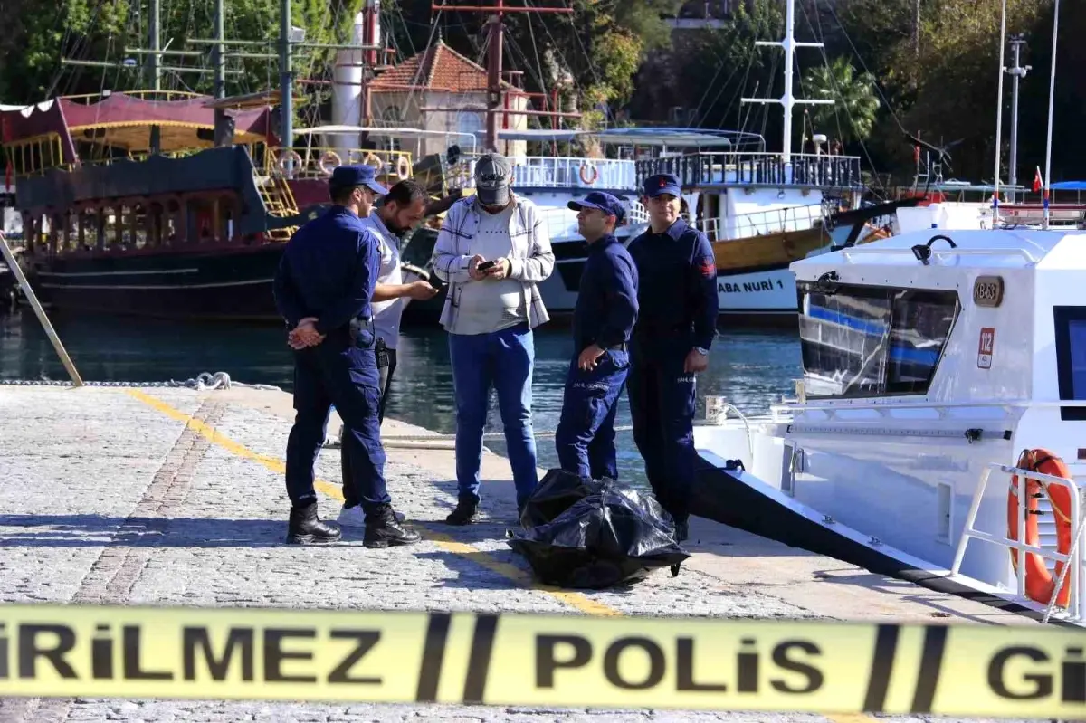 Denizden 15 Yaşındaki Kızın Cansız Bedeni Çıktı