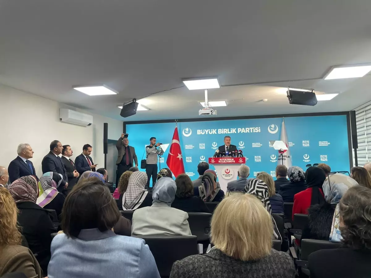 Destici: Komisyon, İmralı’ya Gitmemeli, Terörün Değirmenine Su Taşımamalı