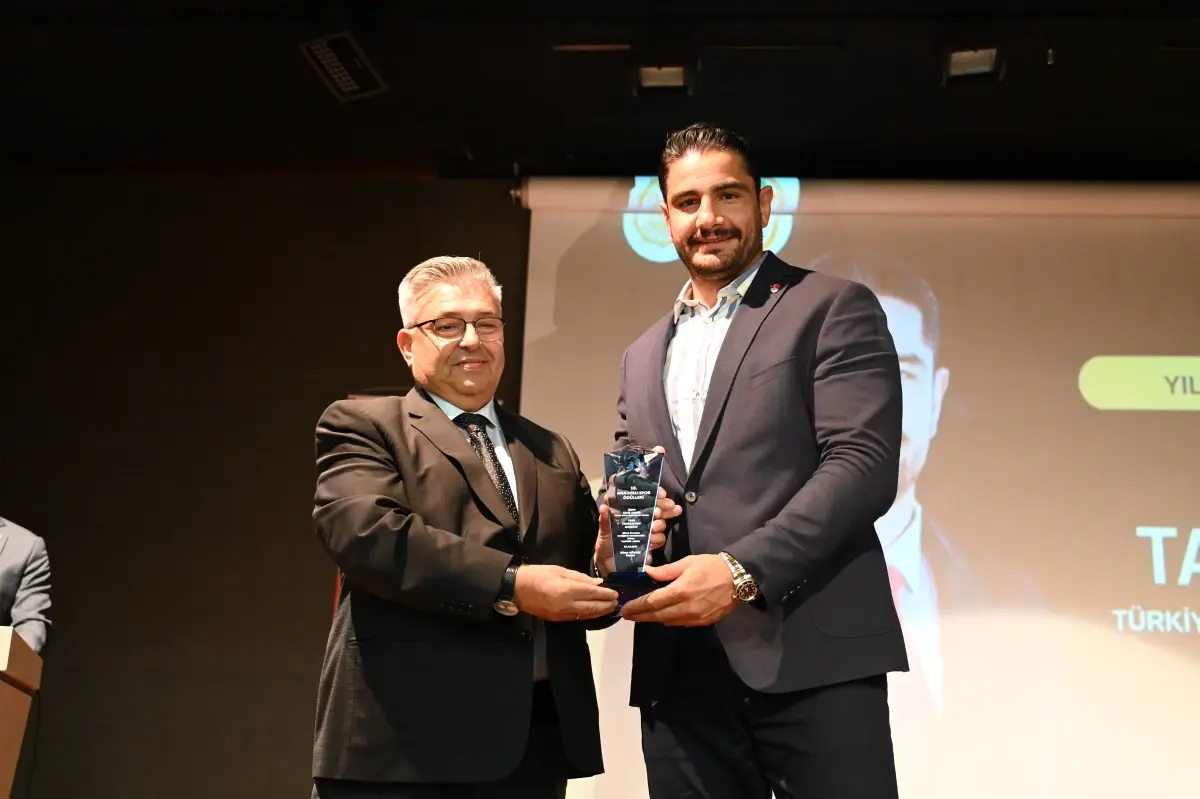 Anadolu Spor Ödülleri Sahiplerini Buldu: Ercan Ata Yılın Medya İnsanı Seçildi