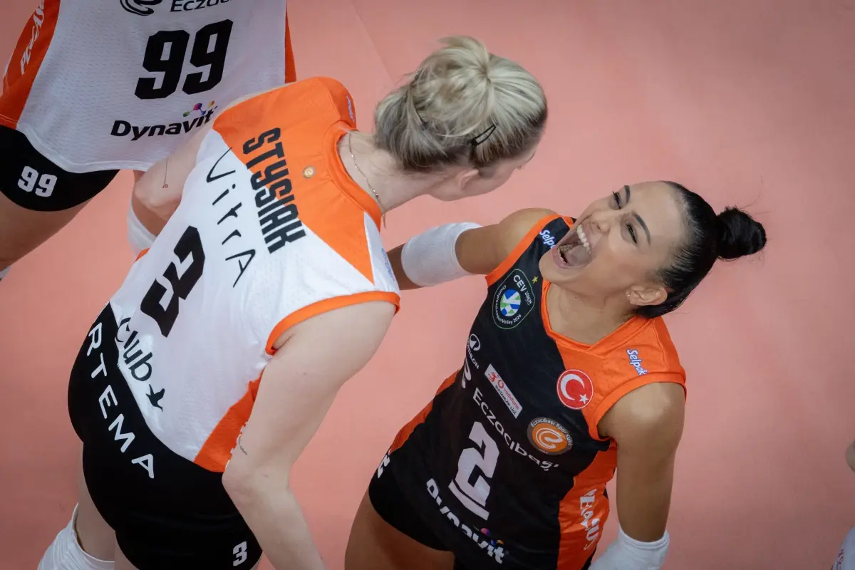 Eczacıbaşı Dynavit, Aras Kargo’yu 3-0 Mağlup Ederek Sultanlar Ligi’nde Büyük Bir Zafer Aldı