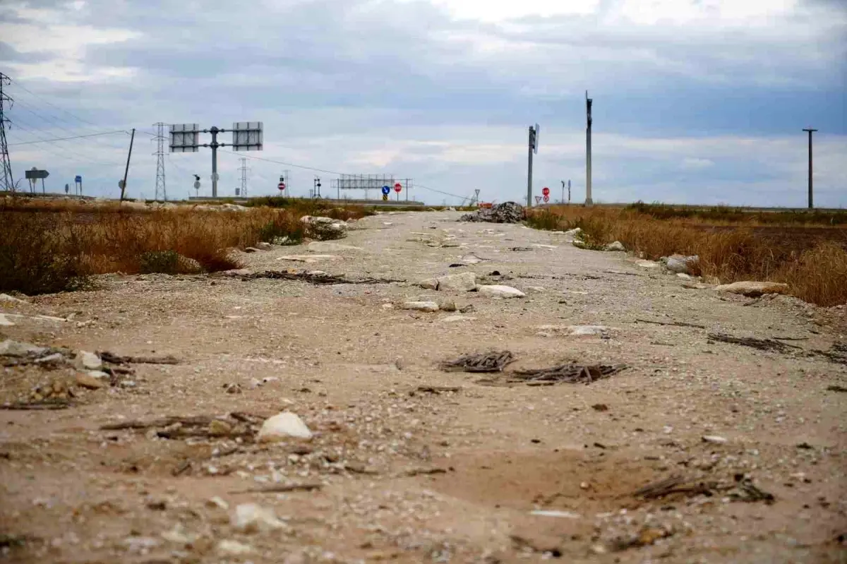 Edirne’de Yolda Çatlak ve Çamur: Sürücüler ve İşçiler Çaresiz
