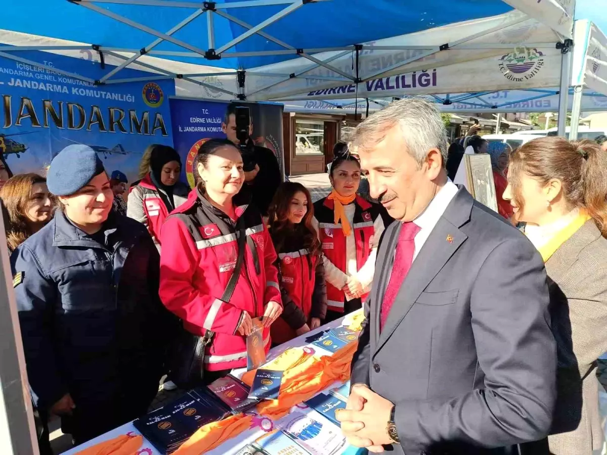 Edirne’de Kadına Şiddete Hayır Stantlarıyla KADES Tanıtıldı