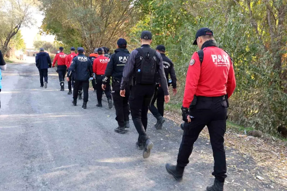 Elazığ’da Kayıp Otizmli Çocuk Veysel Bilen İçin Arama Çalışmaları Tüm Hızıyla Sürüyor