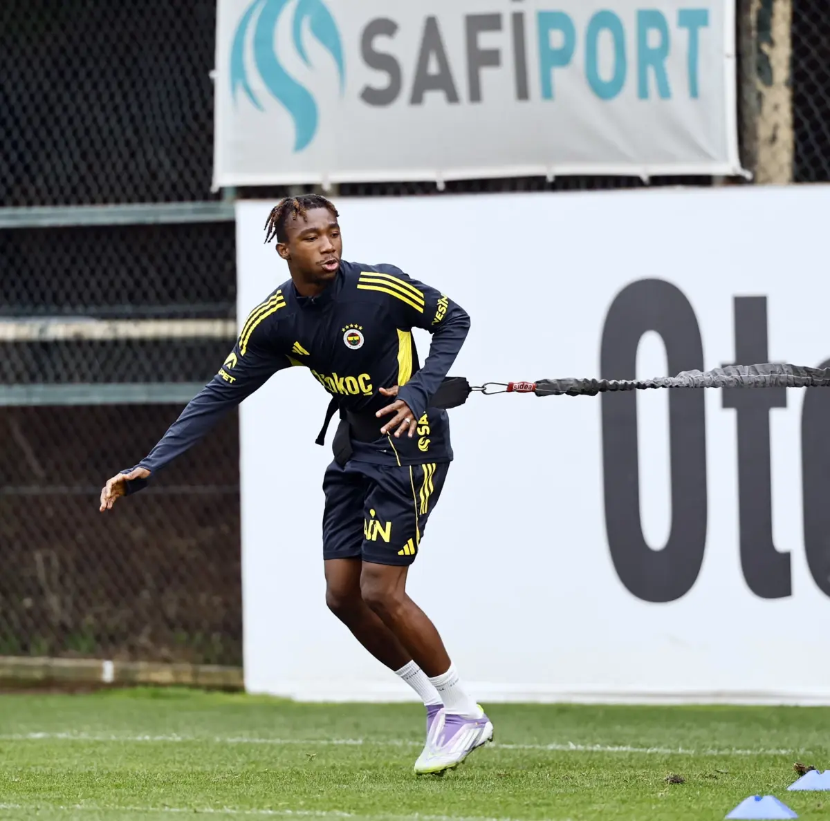 Fenerbahçe Rize Maçına Hazırlanıyor: Tedesco’nun Son Antrenmanı