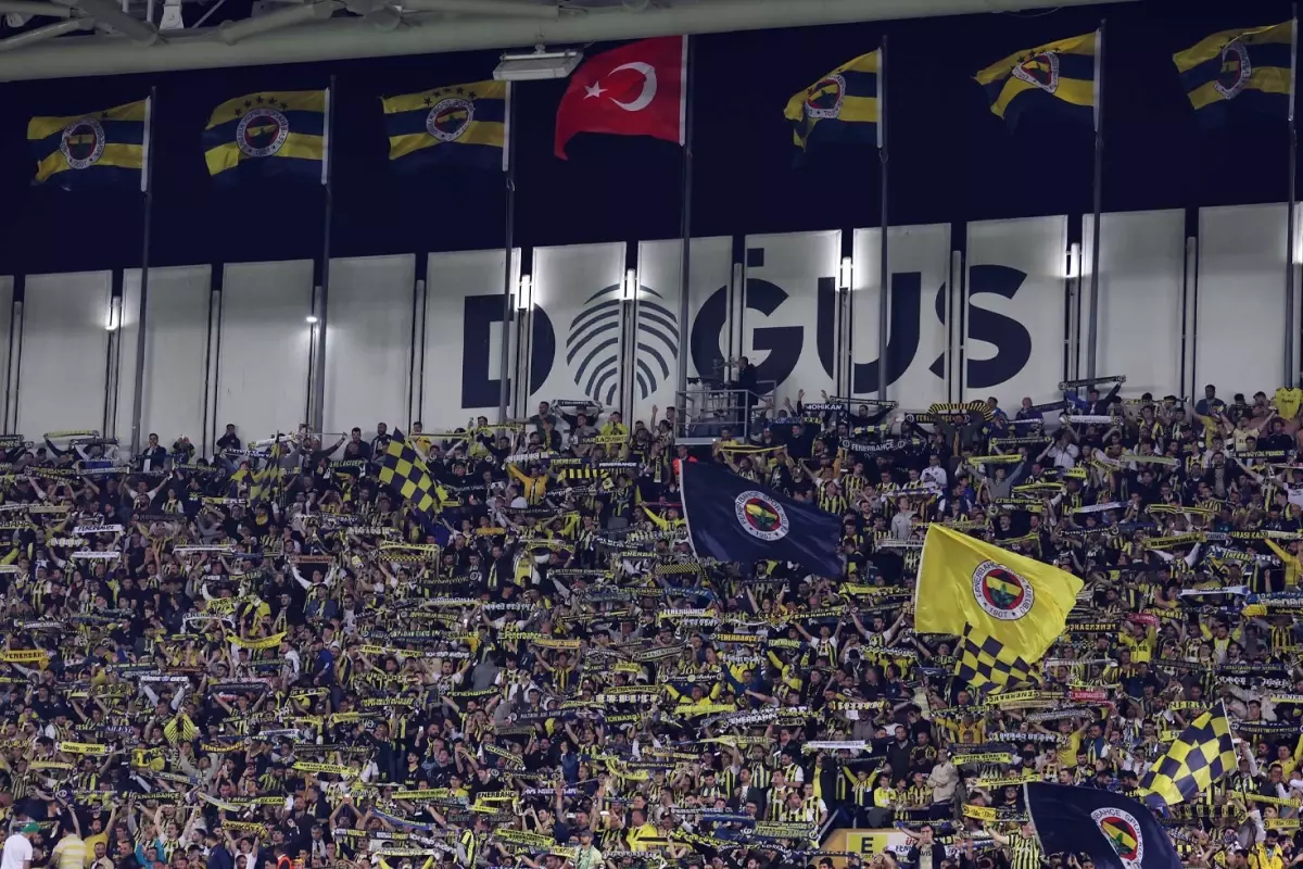 Fenerbahçe’ye Takımdan Kovar Gibi Gönderilen İki Yıldızdan 15 Milyon Euro