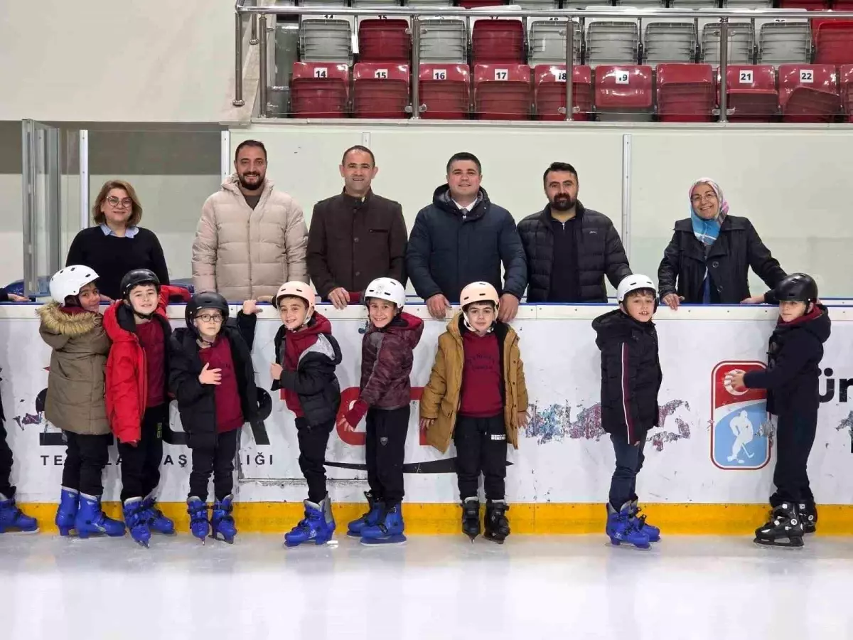 Erzurum’da Buz Hokeyi Eğitim Projesi Başladı