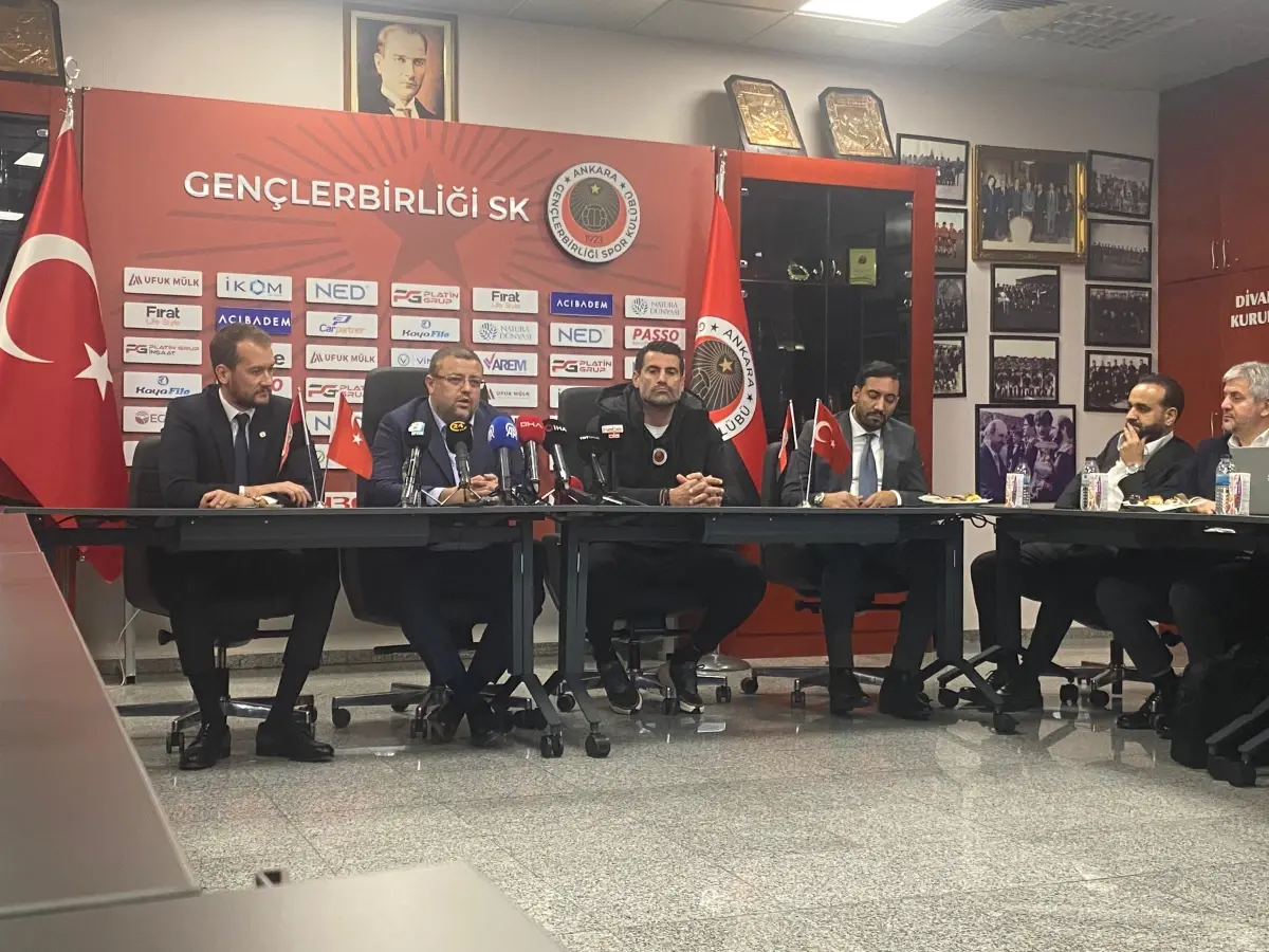 Gençlerbirliği’nde Transfer Ateşi: Emre Mor, Cenk Tosun ve Galatasaray’dan Oyuncu İçin Görüşmeler Sürüyor