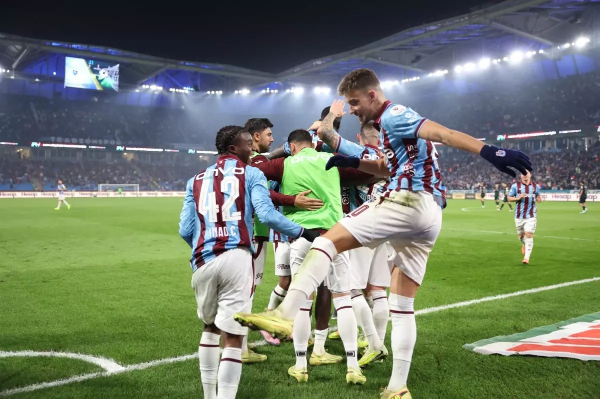 Trabzonspor Zirveye Yaklaşıyor: Konyaspor’u 3-1 Yendi, Puanını 31’e Çıkardı
