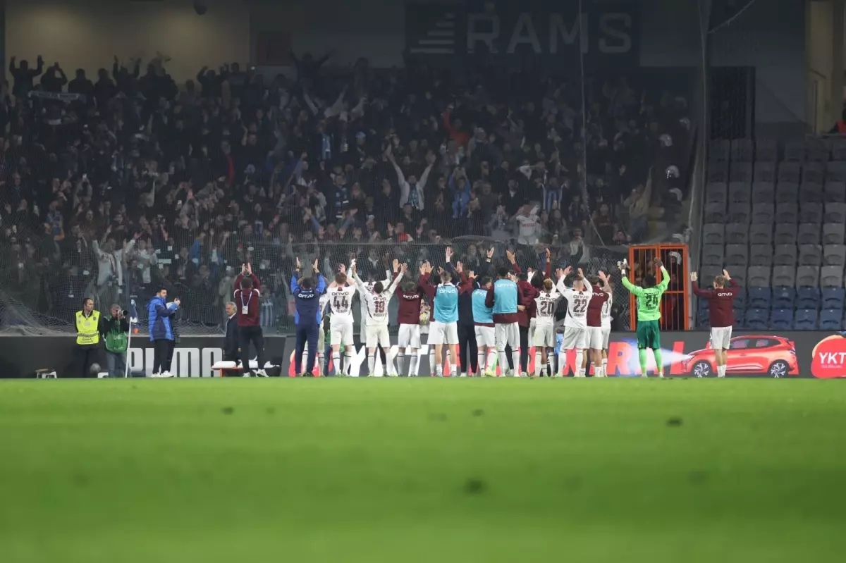 Trabzonspor, Başakşehir’i 4-3 Yenerek Zirveyi Takip Ediyor