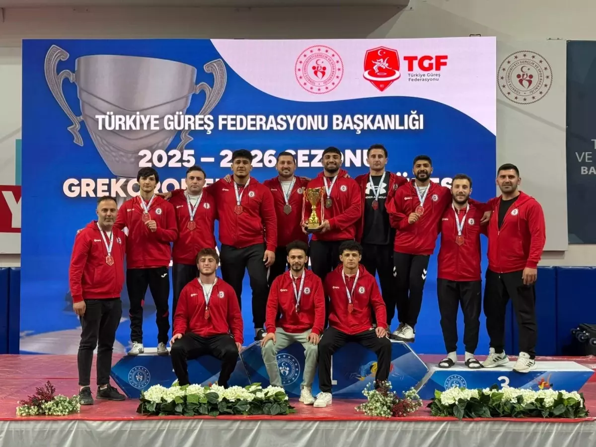 Kasımpaşa Grekoromen Güreşte Şampiyon