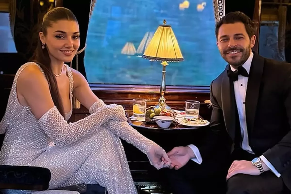 Hande Erçel’den ayrılan Hakan Sabancı, Tuba Büyüküstün’e kalp bıraktı