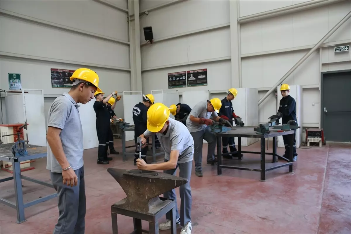 İskenderun’lu Öğrenciler Bosphorus Boat Show’a Hazırlanıyor