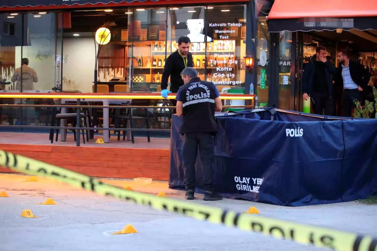 Husumeti Bitirmek İçin Bir Araya Gelen Akrabaların Tartışması Cinayetle Bitti