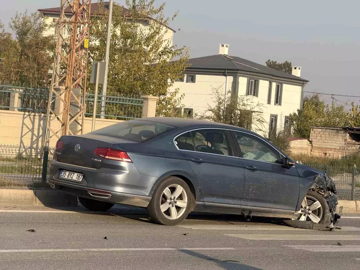 Iğdır’da Trafik Kazası: Maddi Hasar