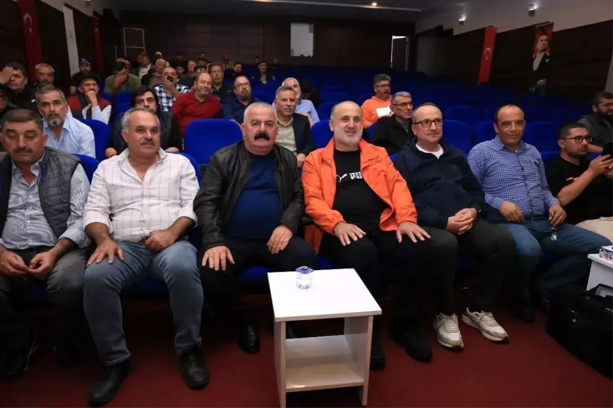 İncirliova’da Deve Sağlığı ve Dernekçilik Konferansıyla Geleneksel Devecilik Kültürü Güçleniyor