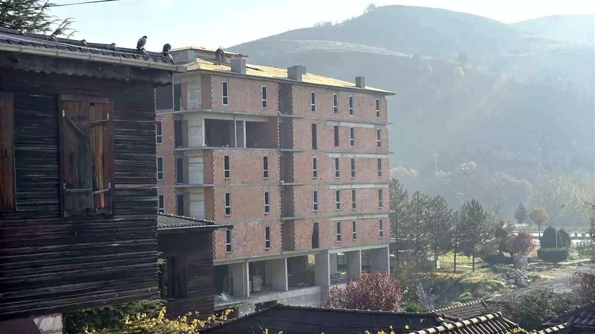 İnşaat Çatısında Tehlikeli Çalışma Kamera Görüntüsüyle Ortaya Çıktı