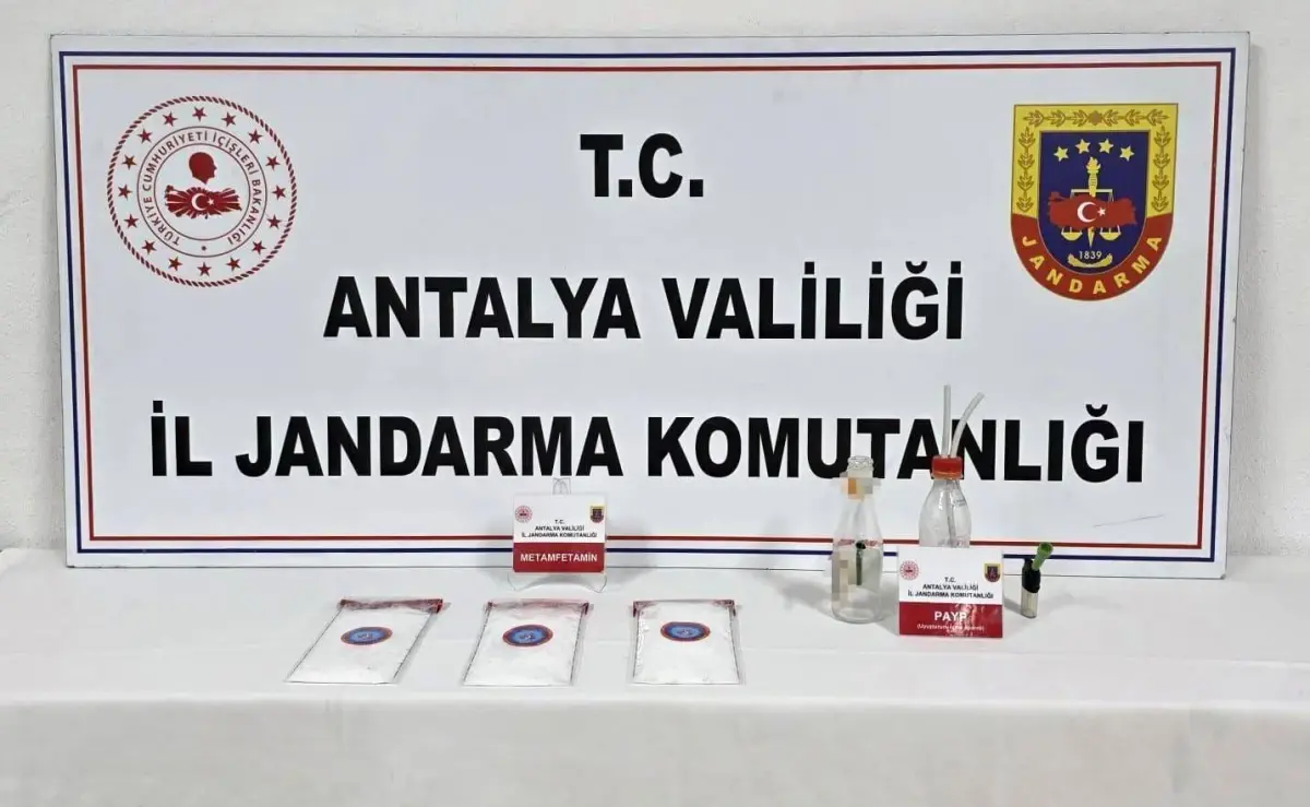 Antalya’da Jandarma Operasyonu: 1 Kilo Metamfetamin Ele Geçirildi