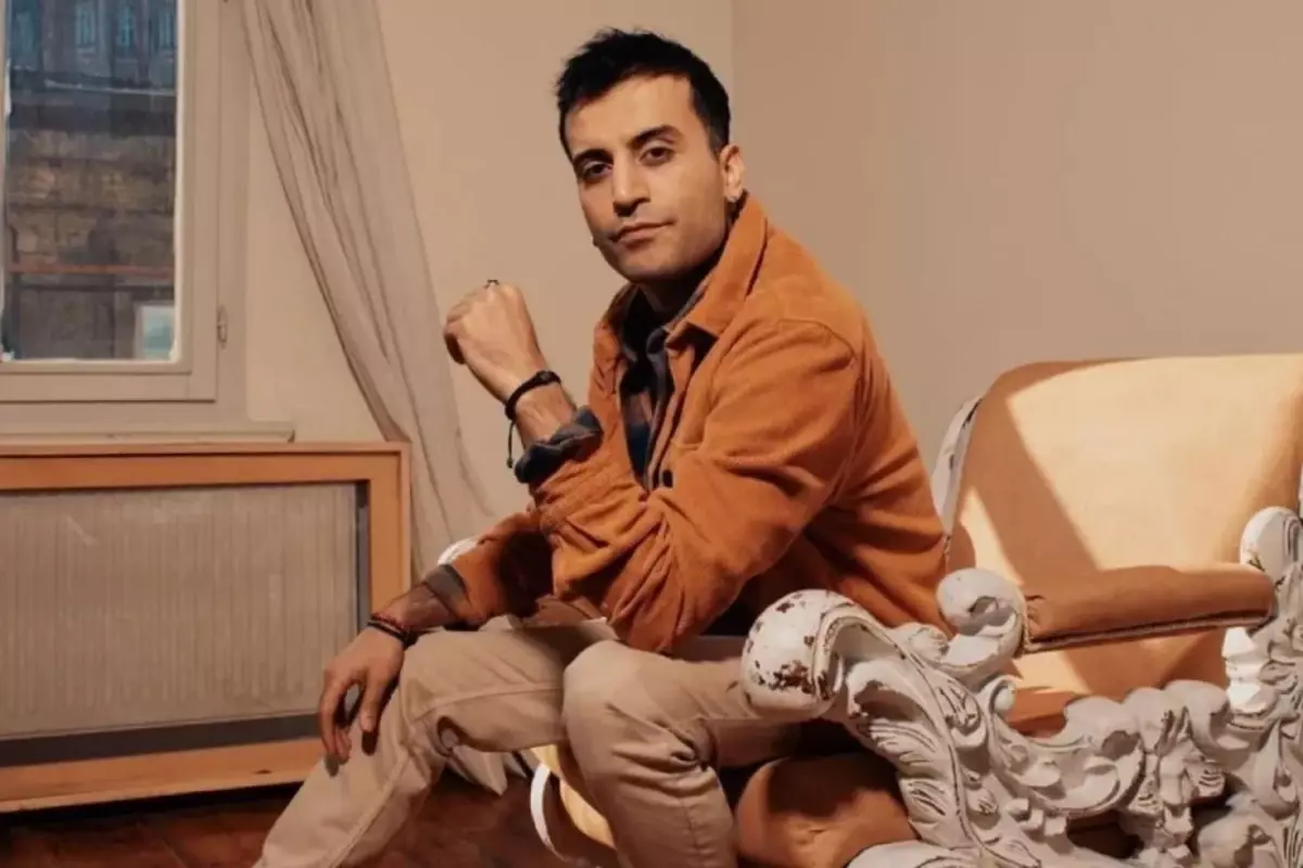 Kameraya yakalandılar! İşte ünlü oyuncu ile eşinin gergin anları