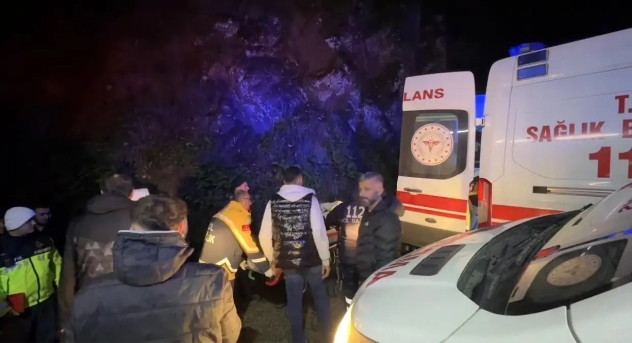 Düzce’de Gece Saatlerinde 3 Ayrı Kazada 4 Yaralı: Yağışlı Yollar Tehlike Oluşturdu