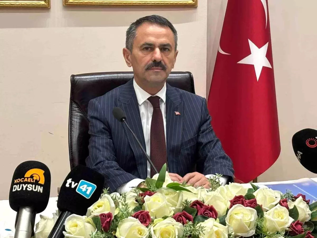 Kocaeli’de Gemide Yangın: 24 Kişi Kurtarıldı, 1 Kişi Aranıyor