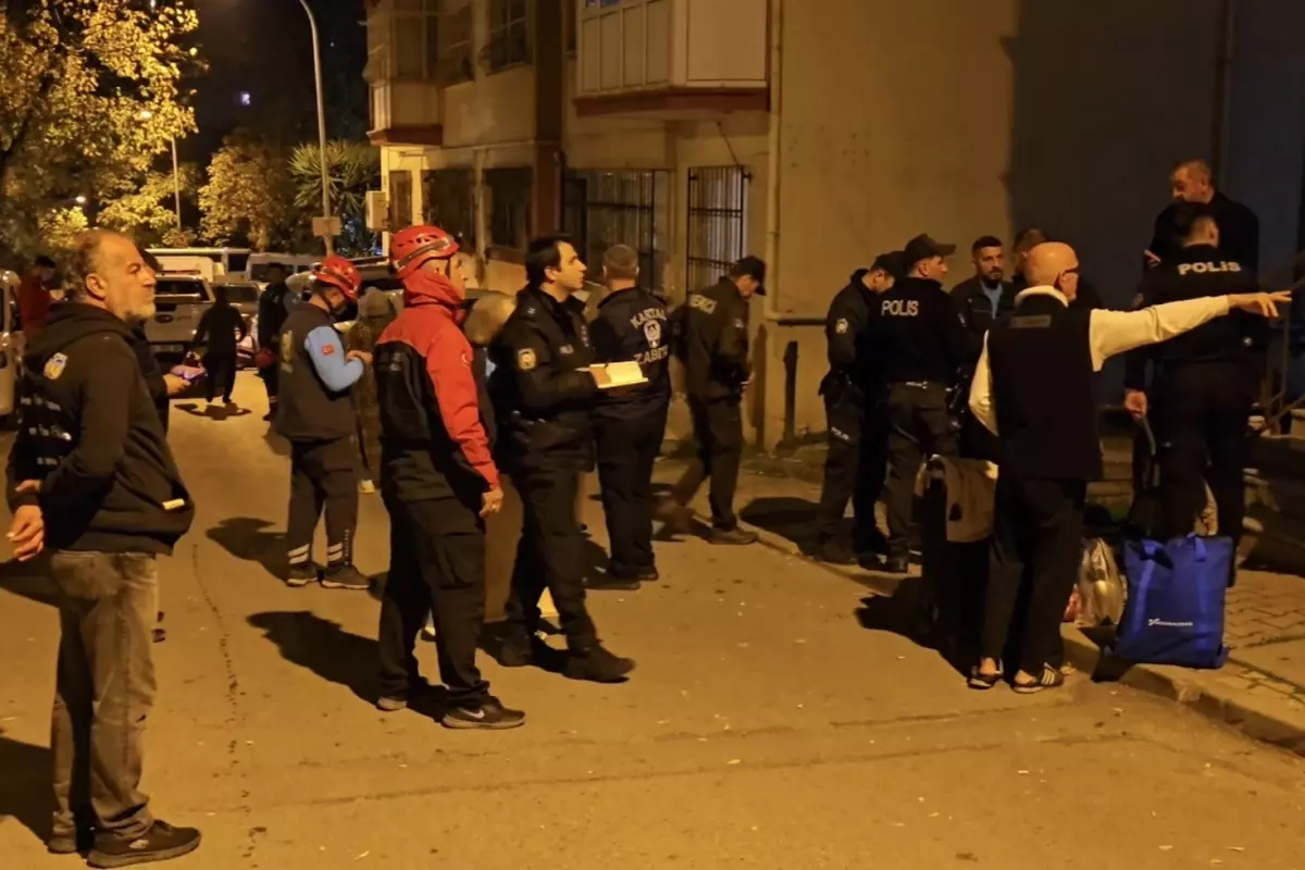 İstanbul’da Deprem Korkusu Artıyor: Kartal’da Binanın Kolonlarında Çatlaklar Oluştu