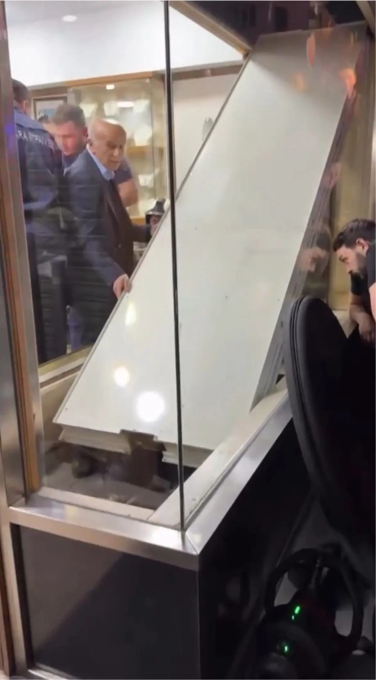 Kuyumcu Dükkanında İşçi Hayatını Kaybetti