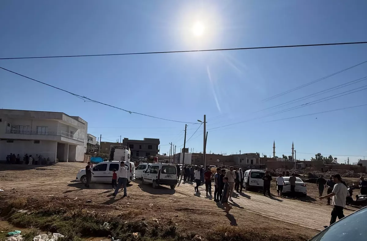 TIR Şoförü Patlayan Lastiği Değiştirirken Feci Ölümden Döndü