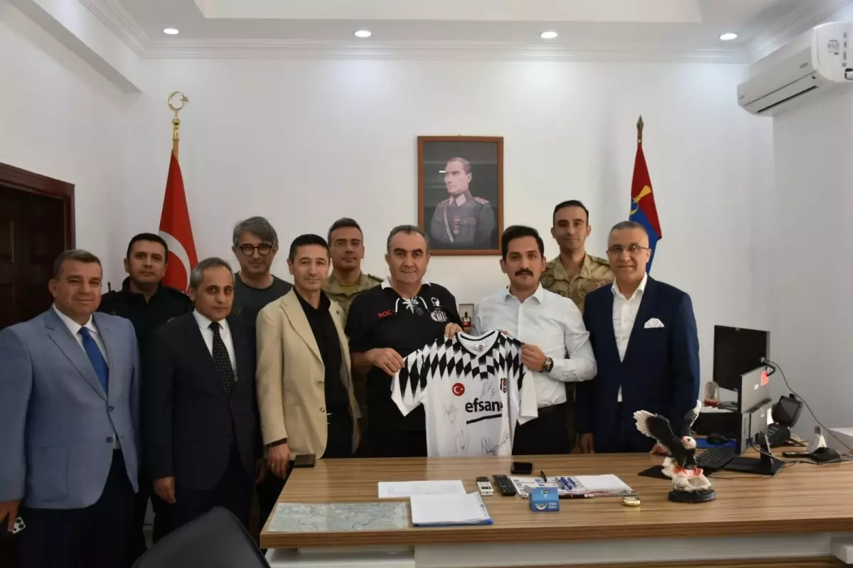 Formalara Umut Dağıtıldı: Beşiktaşlı Gönüllüler Mardin’de Çocuklara Spor Şansı Sunuyor